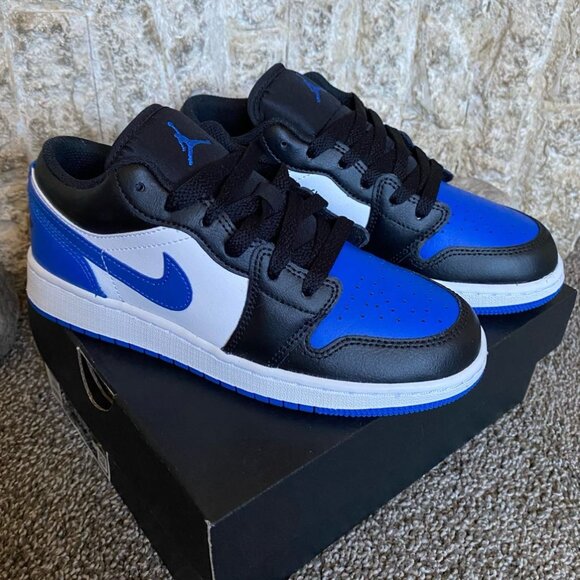 NIKE Air Jordan 1 Low (Size: 4Y /BigKids) *NWT* - Picture 4 of 12